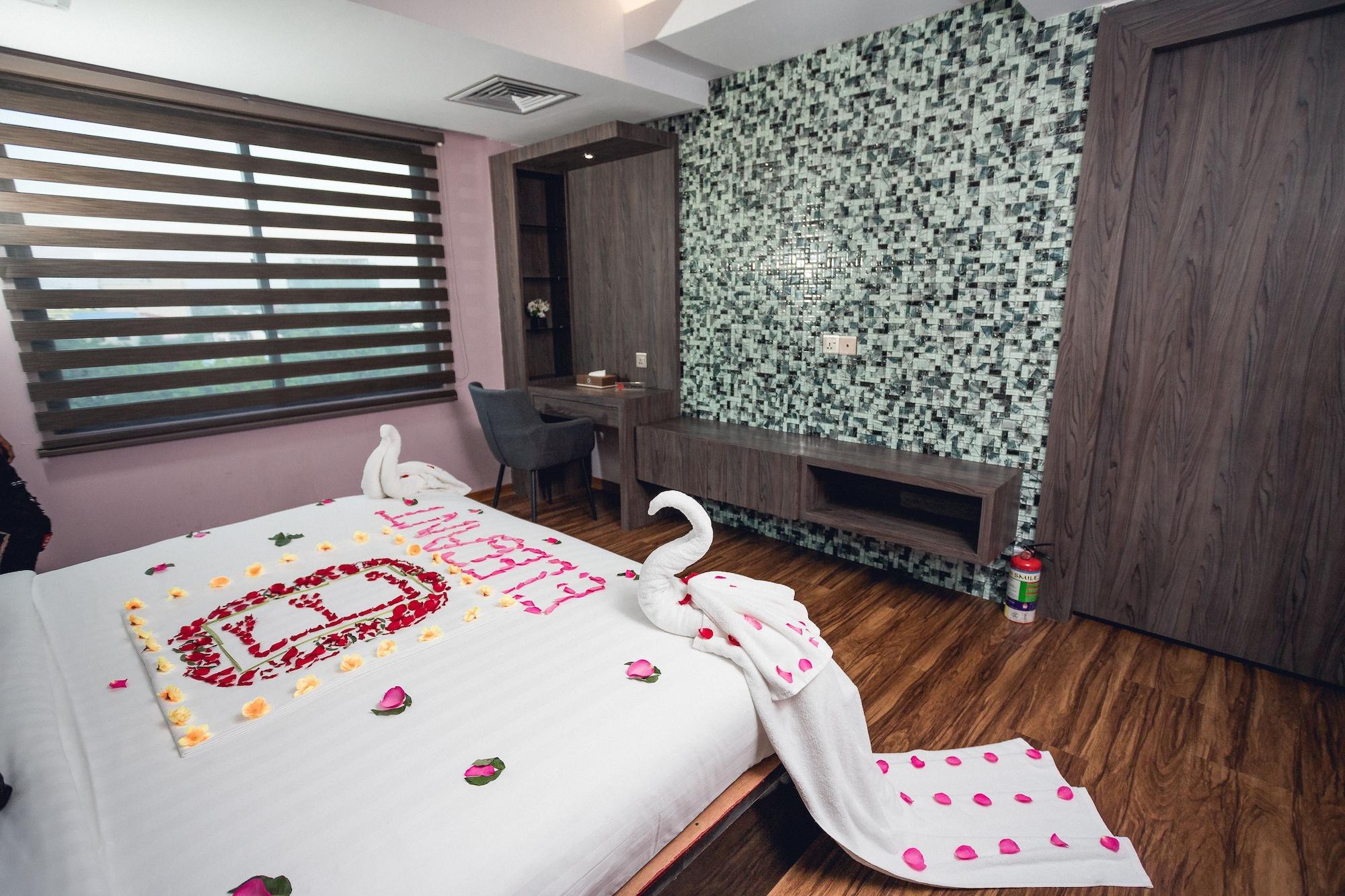 Elegant Hotel Pyi Thar Yar Янгон Экстерьер фото