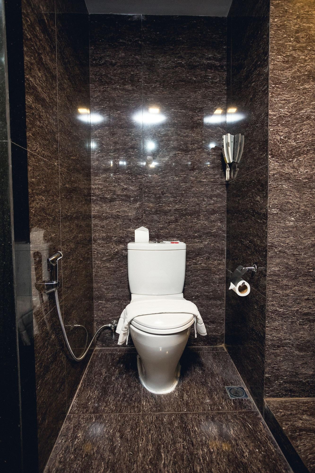 Elegant Hotel Pyi Thar Yar Янгон Экстерьер фото