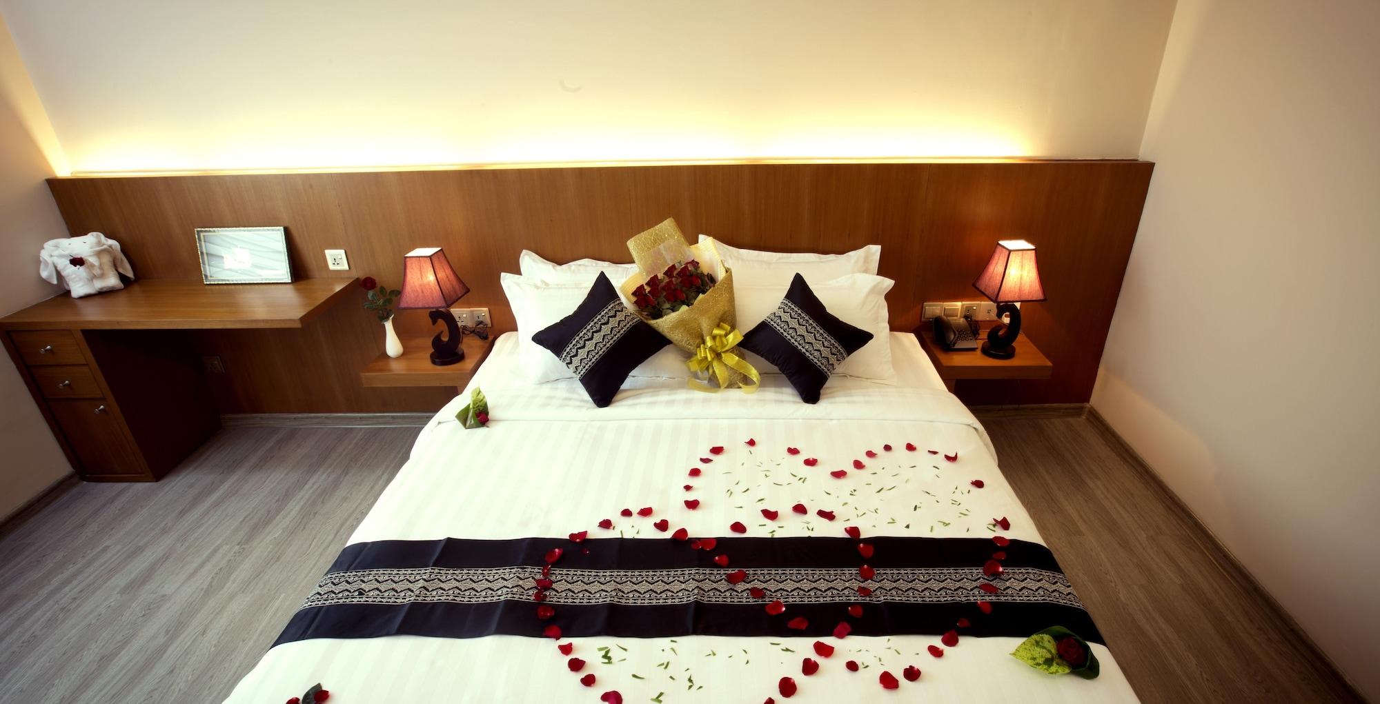 Elegant Hotel Pyi Thar Yar Янгон Экстерьер фото