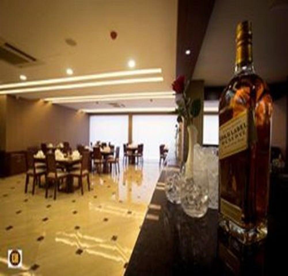 Elegant Hotel Pyi Thar Yar Янгон Экстерьер фото