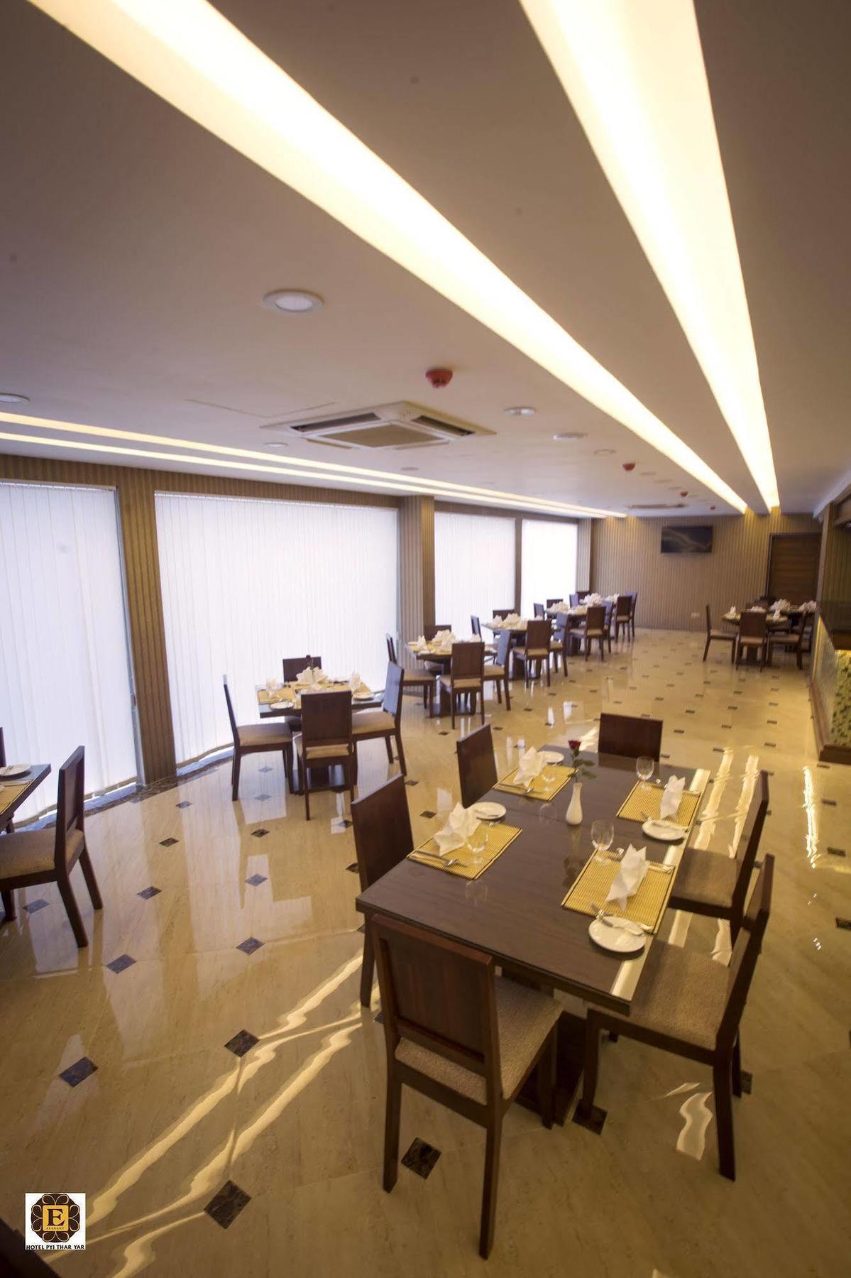 Elegant Hotel Pyi Thar Yar Янгон Экстерьер фото