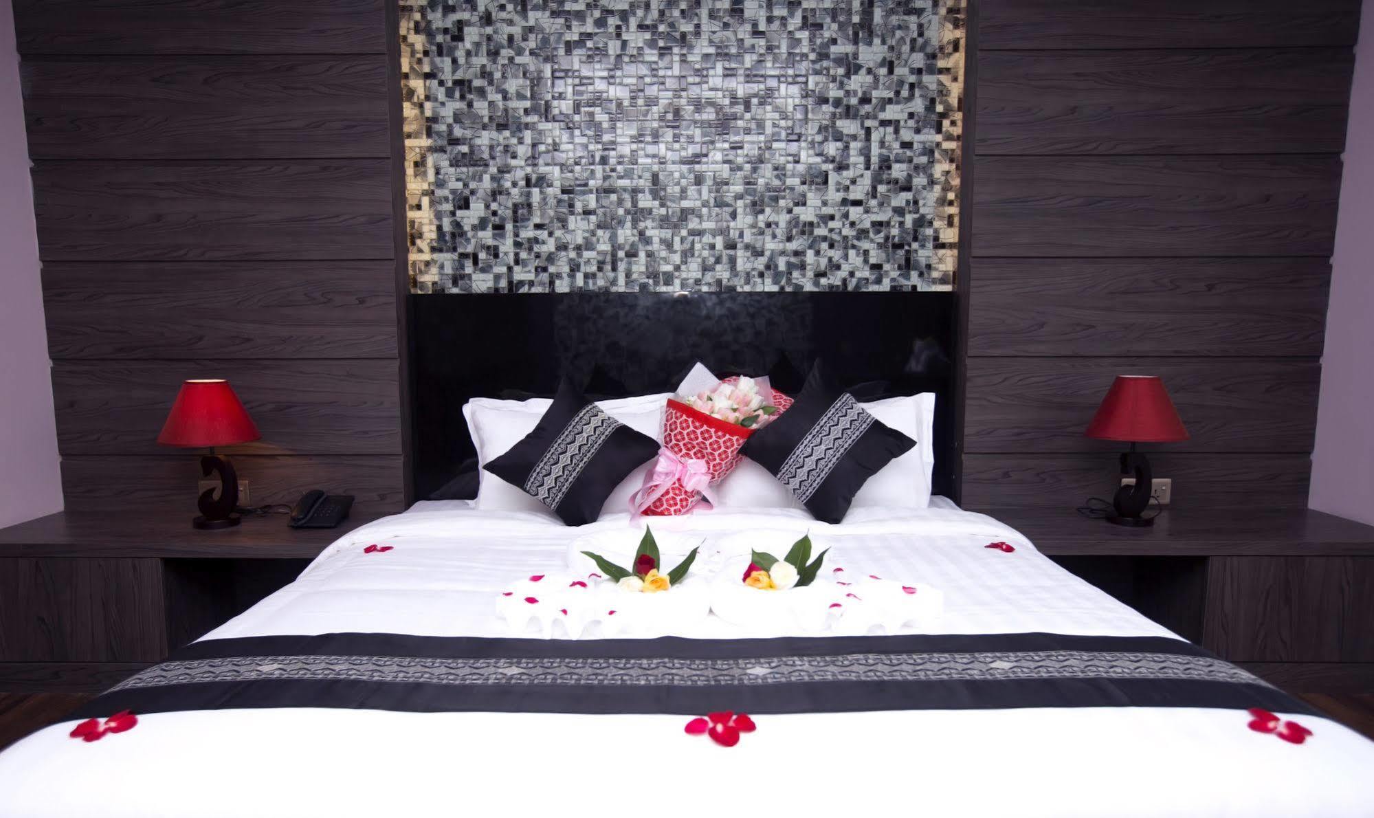 Elegant Hotel Pyi Thar Yar Янгон Экстерьер фото