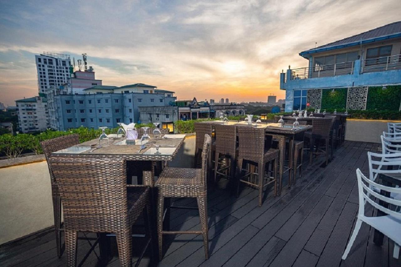 Elegant Hotel Pyi Thar Yar Янгон Экстерьер фото