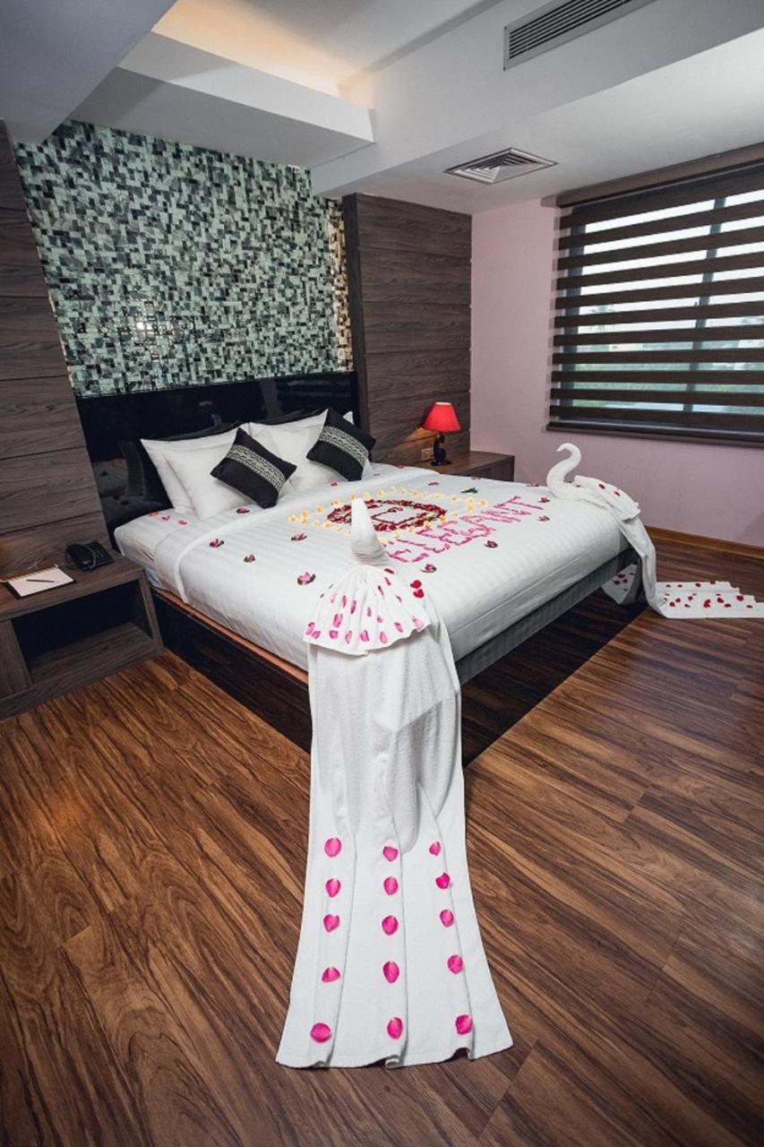 Elegant Hotel Pyi Thar Yar Янгон Экстерьер фото